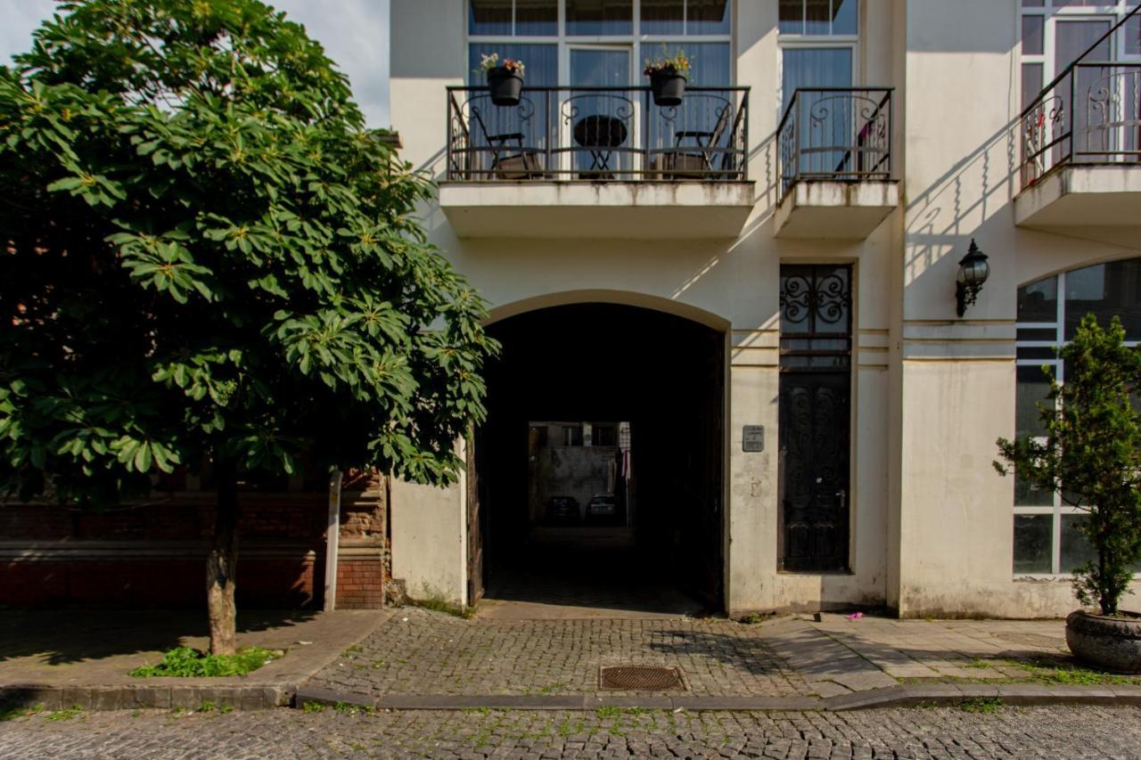 Apartments In The Historical Center Of Batumi, Near The Seaside Park Kültér fotó