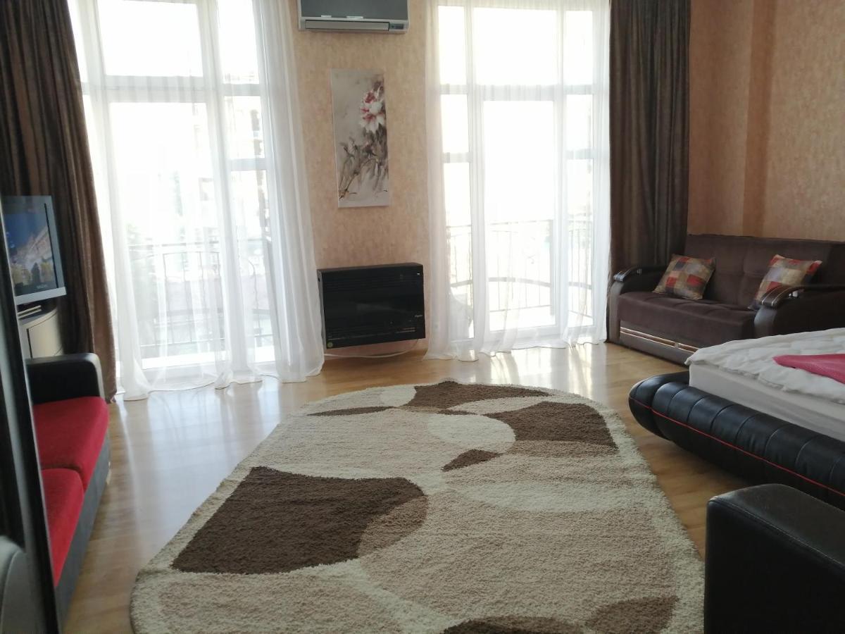 Apartments In The Historical Center Of Batumi, Near The Seaside Park Kültér fotó